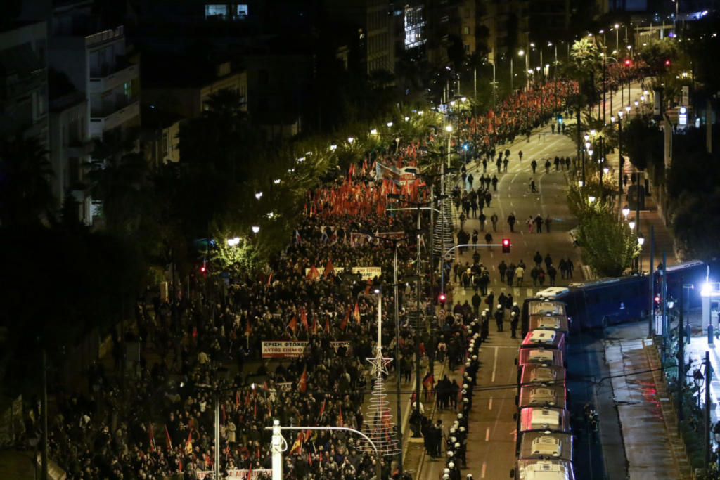 Πολυτεχνείο: Μαζική συμμετοχή στις πορείες για την 45η επέτειο της εξέγερσης [pics]