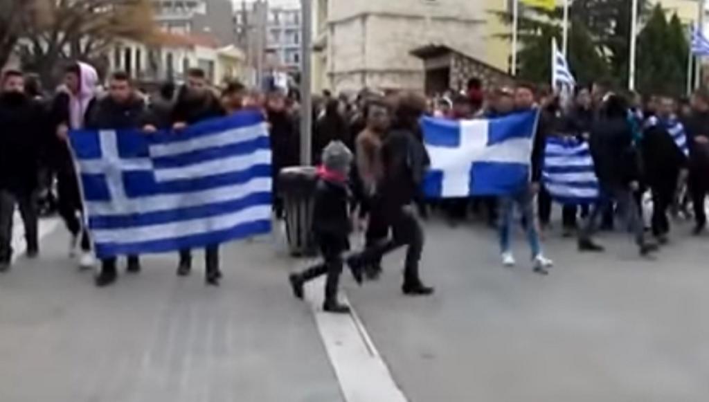 Κοζάνη: “Μακεδονία ξακουστή” και συνθήματα κατά των πολιτικών – Στους δρόμους οι μαθητές της πόλης – video
