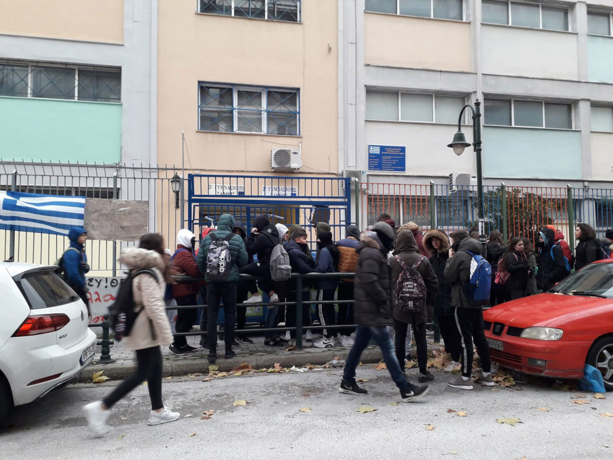 Εκατοντάδες καταλήψεις σχολείων για την «Μακεδονία» – Μαθητικό συλλαλητήριο στα Προπύλαια