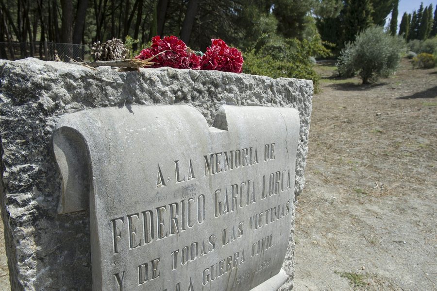 Βρήκαν τη σημαία που τύλιξαν την σορό του Λόρκα;