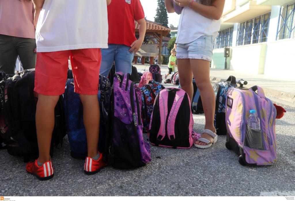 Λαμία: Κουκουλοφόροι χτύπησαν μαθήτρια για να τη ληστέψουν!