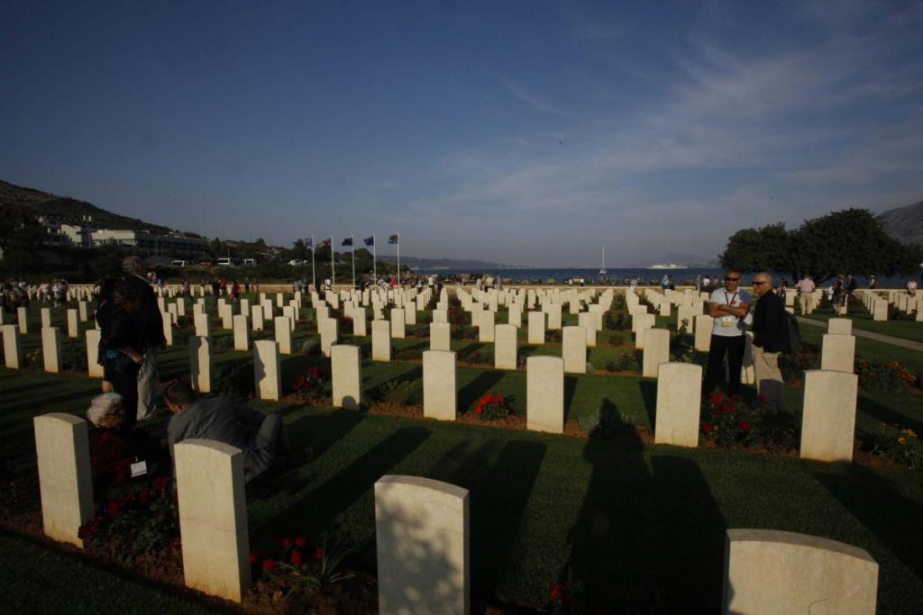 Θεσσαλονίκη: Εκδηλώσεις μνήμης στα συμμαχικά νεκροταφεία για το τέλος του Α’ Παγκοσμίου Πολέμου – Παρούσα η Νοτοπούλου!