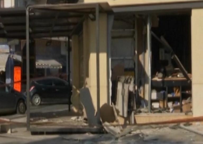 Παιανία: Ισοπεδώθηκε κατάστημα από έκρηξη σε ATM! Απίστευτες εικόνες