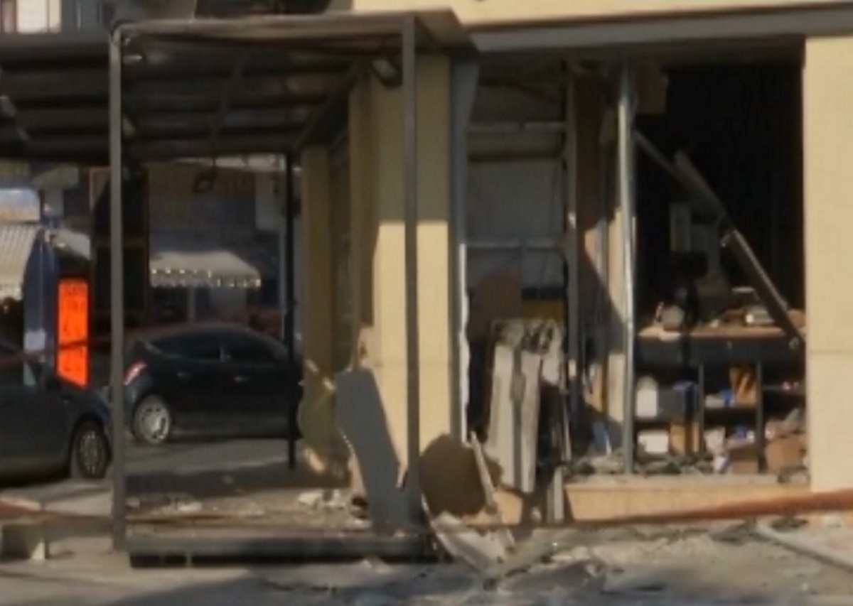 Παιανία: Ισοπεδώθηκε κατάστημα από έκρηξη σε ATM! video, pics