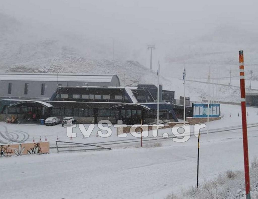 Καιρός: Δυνατή χιονόπτωση στoν Παρνασσό – Στα λευκά προς Αθανάσιο Διάκο Φωκίδας – video