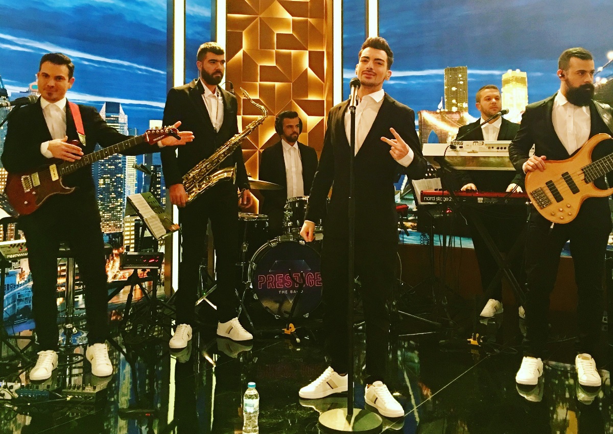 Prestige The Band: Αυτή είναι η μπάντα που «τα σπάει» στο πλευρό του Γρηγόρη Αρναούτογλου!