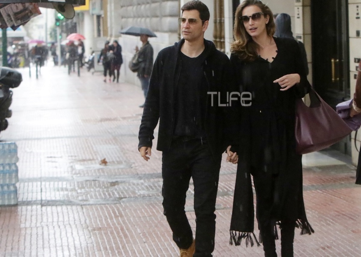 Σάκης Ρουβάς – Κάτια Ζυγούλη: Η Κυριακάτικη οικογενειακή βόλτα στο κέντρο της Αθήνας!