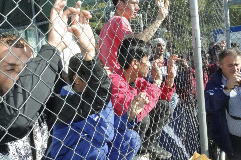 Επιστολή του ΓΓ της Διεθνούς Αμνηστίας σε Τσίπρα – Ευχαριστίες αλλά και προβληματισμός για το μεταναστευτικό