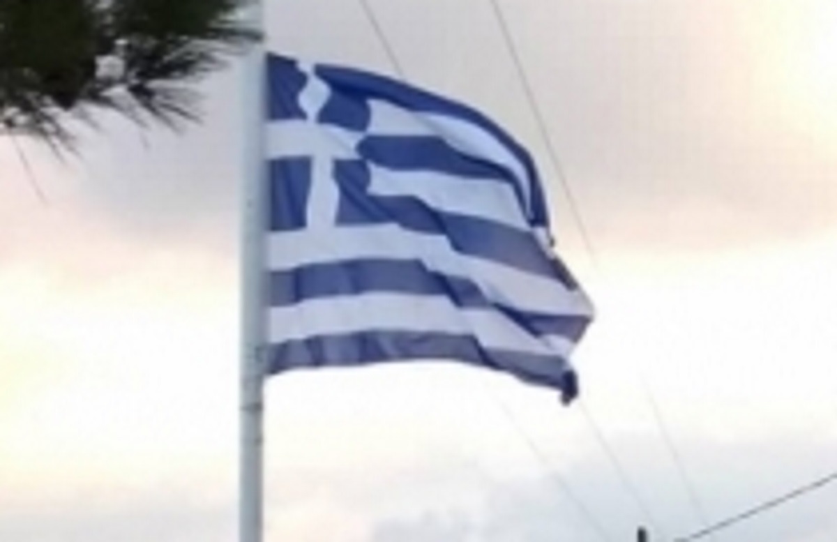 Ηράκλειο: Λύθηκε το μυστήριο για την κλοπή της ελληνικής σημαίας – Τι δείχνουν οι νέες εικόνες από το σημείο [pics]