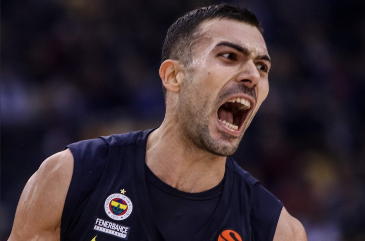 Ολυμπιακός – Φενέρμπαχτσε: Το τρίποντο του Σλούκα και ο πανηγυρισμός που έφεραν “έκρηξη” στο ΣΕΦ – video
