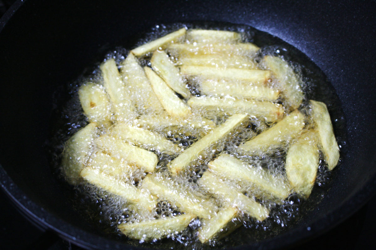 Τρανς λιπαρά: Τι είναι και πώς επιδρούν στην υγεία – Τι ισχύει με τις μαργαρίνες και το ηλιέλαιο στην ελληνική αγορά