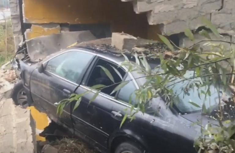 Καστοριά: Αποκαλυπτικές εικόνες μετά από σοβαρό τροχαίο – Σώθηκε η οδηγός που έζησε τον εφιάλτη – video
