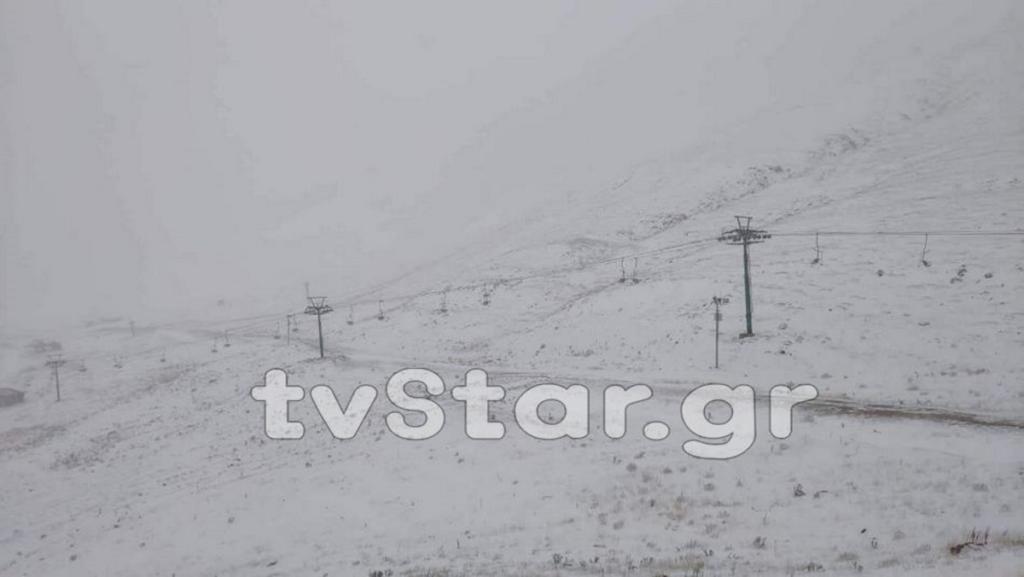Καιρός: Μαγικές εικόνες! Έπεσαν τα πρώτα χιόνια στα ορεινά – video