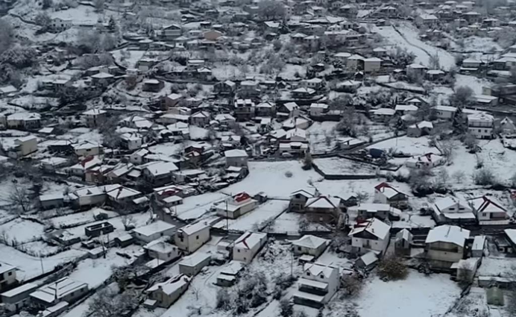 Καιρός: Η “Πηνελόπη” ζωγράφισε – Εκπληκτικές εικόνες από drone στο κλίμα των Χριστουγέννων – video