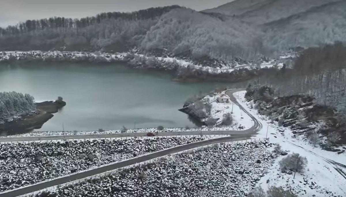 Γιάννενα: Μαγικές εικόνες στα χιόνια βγαλμένες από πίνακα ζωγραφικής – Εκπληκτικά πλάνα από drone – video