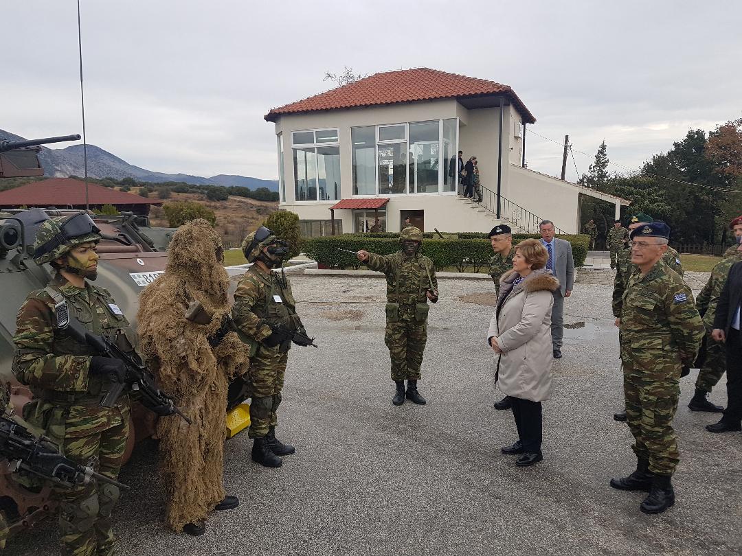 Τι είδε στο Δ’ Σώμα Στρατού η Κόλλια-Τσαρουχά