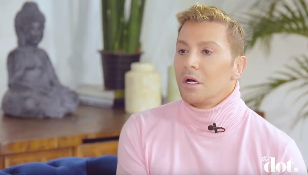 Τάκης Ζαχαράτος: Η συγκινητική στιγμή με τη μητέρα της Αλίκης Βουγιουκλάκη μετά το θάνατο της ηθοποιού