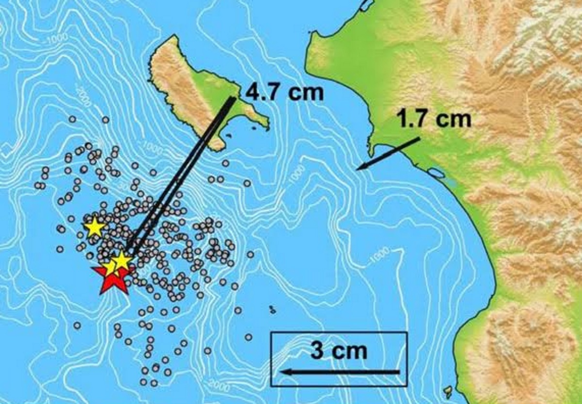 Ζάκυνθος: “Ο σεισμός μετακίνησε το νησί κατά 5 εκατοστά” – Προβληματίζει η ανάλυση του Άκη Τσελέντη για τη σεισμική ακολουθία [pic]