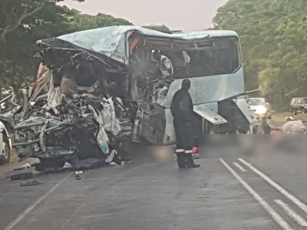 Ζιμπάμπουε: Τρομακτική σύγκρουση λεωφορείων με 47 νεκρούς – Γέμισε πτώματα ο δρόμος [pics]