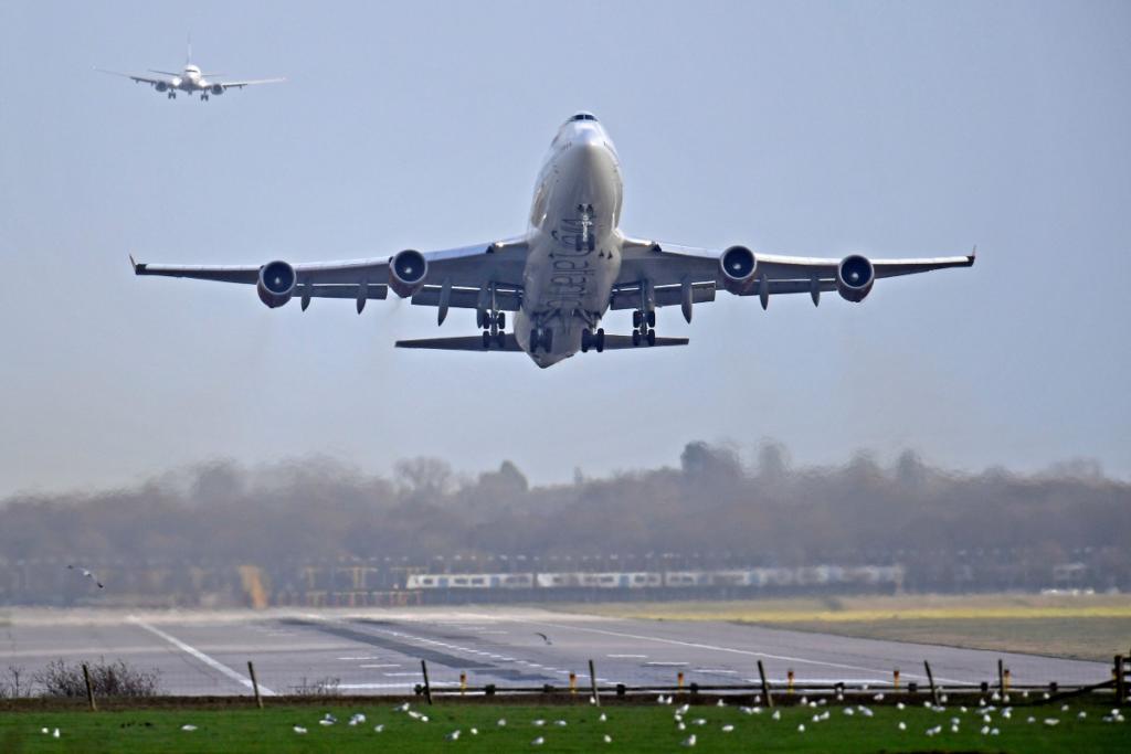 Βρετανία – Αλ Κάιντα: Συναγερμός για τρομοκρατικές επιθέσεις με drones σε αεροπλάνα και αεροδρόμια!