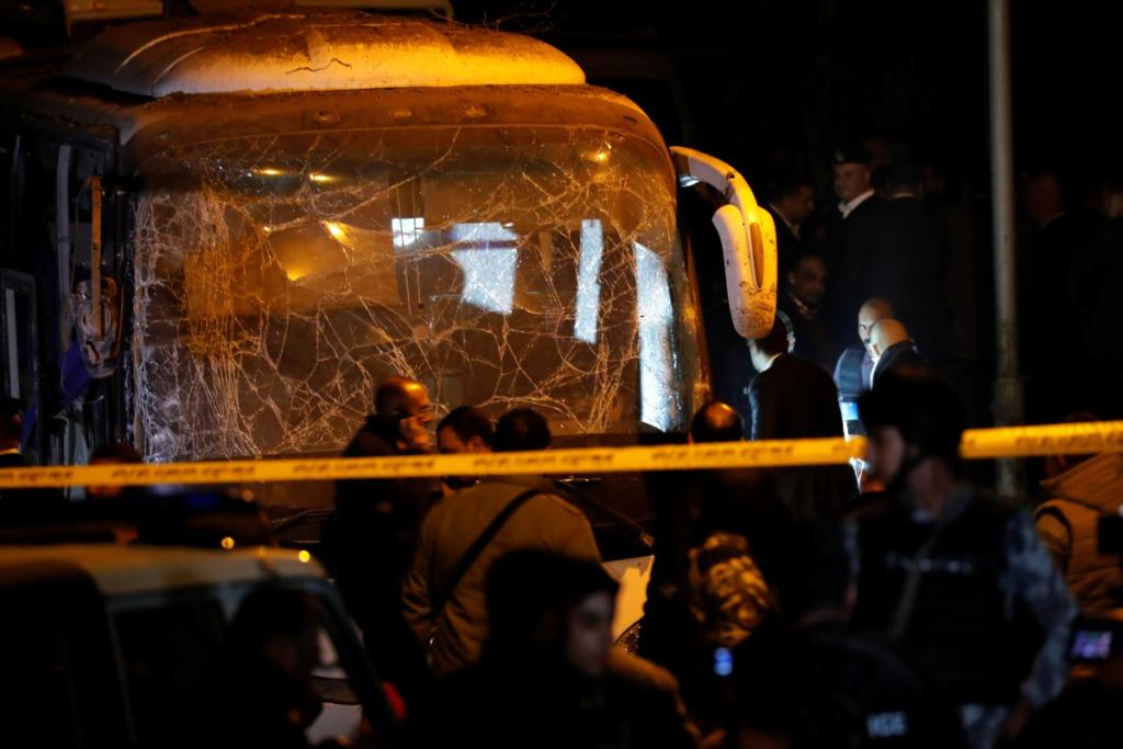 Βίντεο ντοκουμέντο από την πολύνεκρη έκρηξη σε τουριστικό λεωφορείο στο Κάιρο – Video