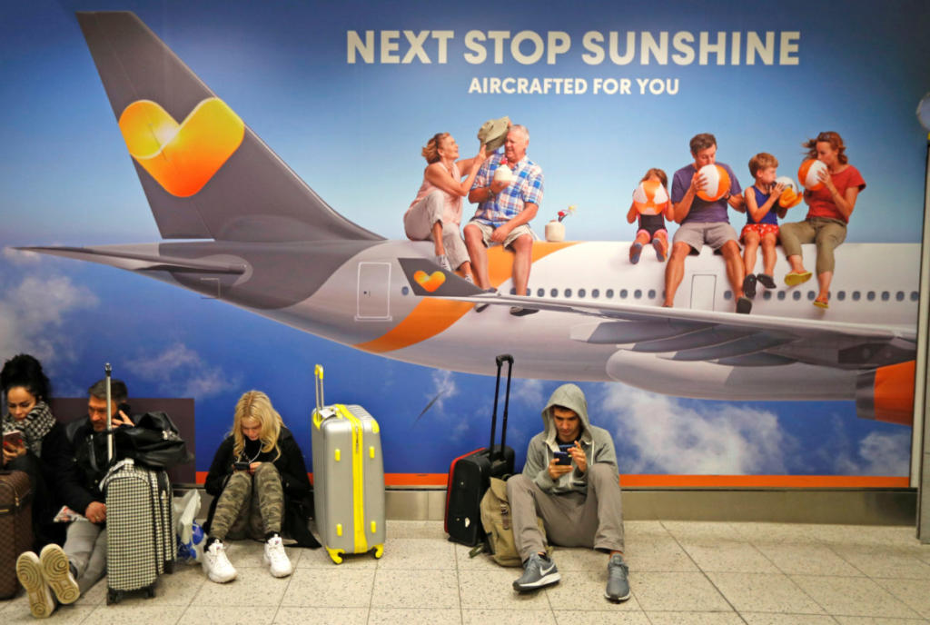 Επίθεση… drones «παρέλυσε» το αεροδρόμιο Gatwick – Οργή και χιούμορ από τους εγκλωβισμένους ταξιδιώτες