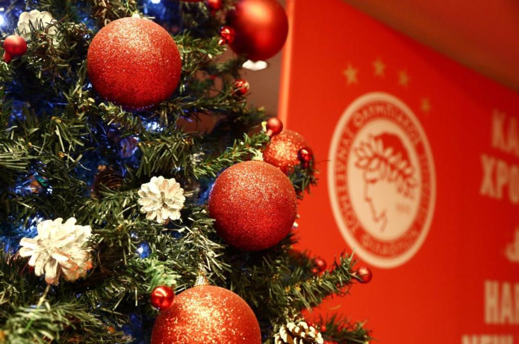 Ολυμπιακός: “Στόλισε” χριστουγεννιάτικο δέντρο με 44 πρωταθλήματα! [pic]