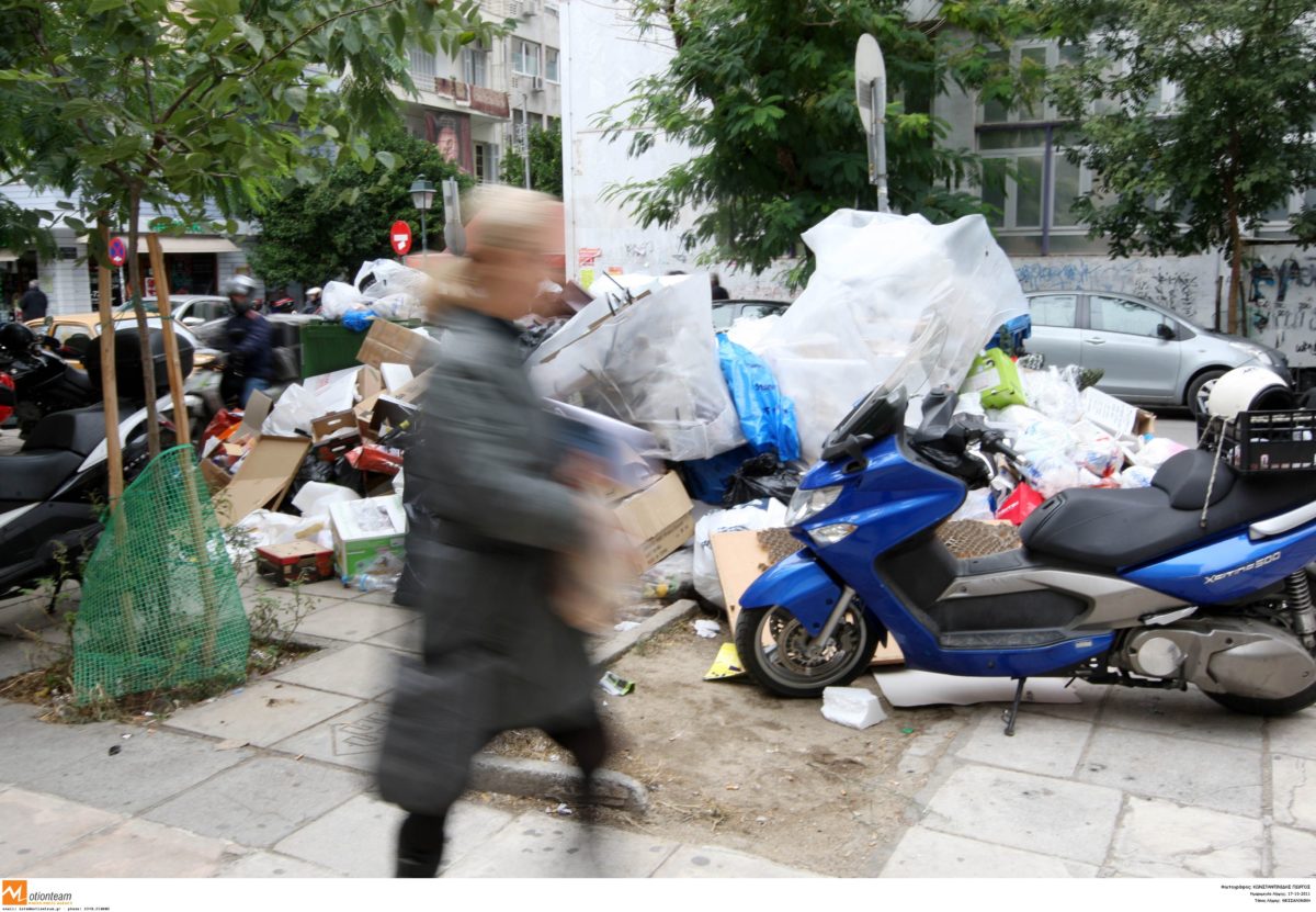 500 τόνοι σκουπιδιών στη Θεσσαλονίκη από την αποχή των εργαζομένων στην καθαριότητα
