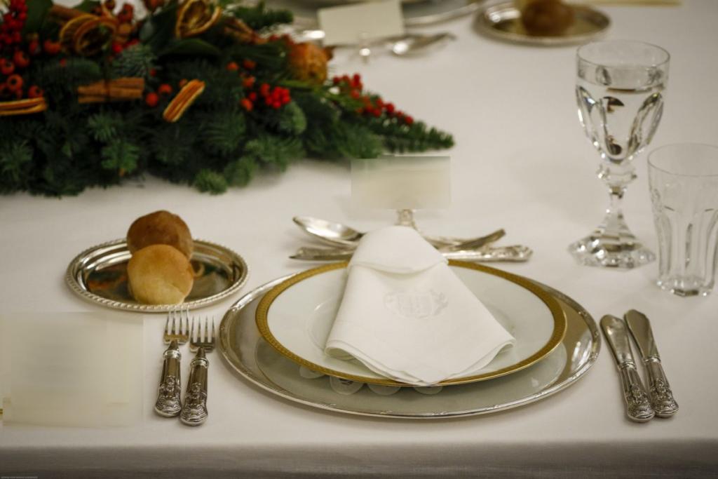 Διπλή τιμή! Μεγάλες διαφορές για το Χριστουγεννιάτικο τραπέζι στη Θεσσαλονίκη