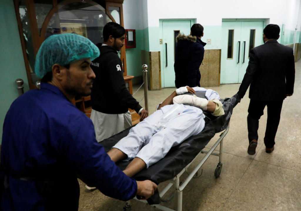 Καμπούλ: Ένοπλοι κρατούν ομήρους σε κυβερνητικό κτίριο – 30 νεκροί [pics]