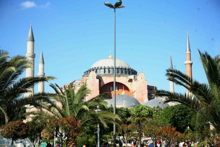 “Η Αγιά Σοφιά είναι η Τουρκία και το Ισλάμ”! Τούρκοι χάκαραν την σελίδα του Κουλιμπαλί [pics]
