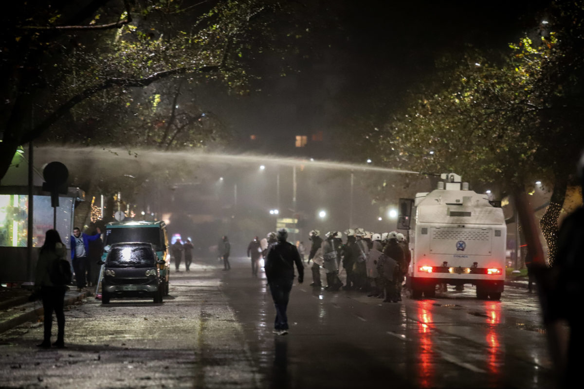 Ένταση και χημικά στο κέντρο της Θεσσαλονίκης την ώρα της ομιλίας Τσίπρα