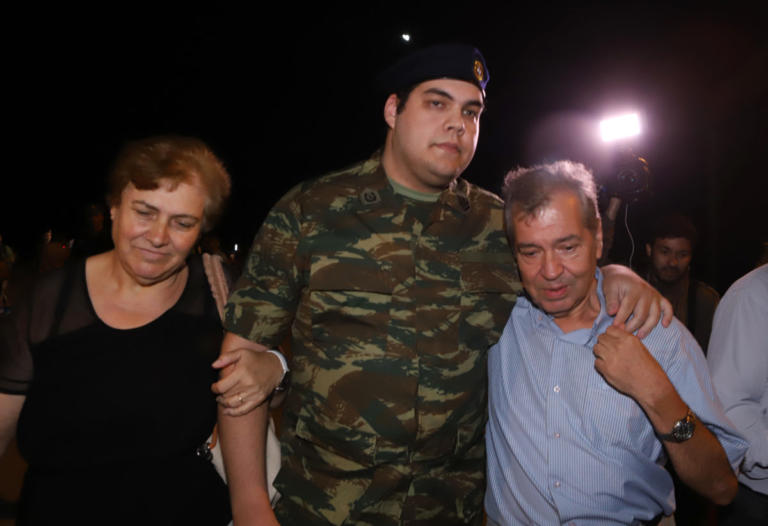 Συγκινεί ο πατέρας του Δημήτρη Κούκλατζη: “Το 2019 να φέρει περισσότερη Ελλάδα στην καρδιά μας”