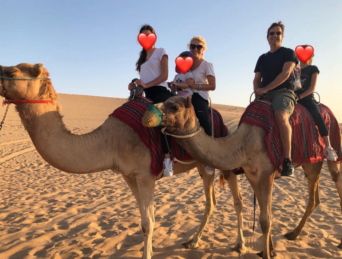 Ελένη Μενεγάκη: Πέρασε τις γιορτές με την οικογένειά της… στην έρημο! [pics]