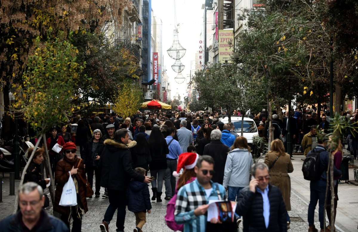 Εορταστικό ωράριο Χριστουγέννων 2018: Ποιες Κυριακές είναι ανοιχτά