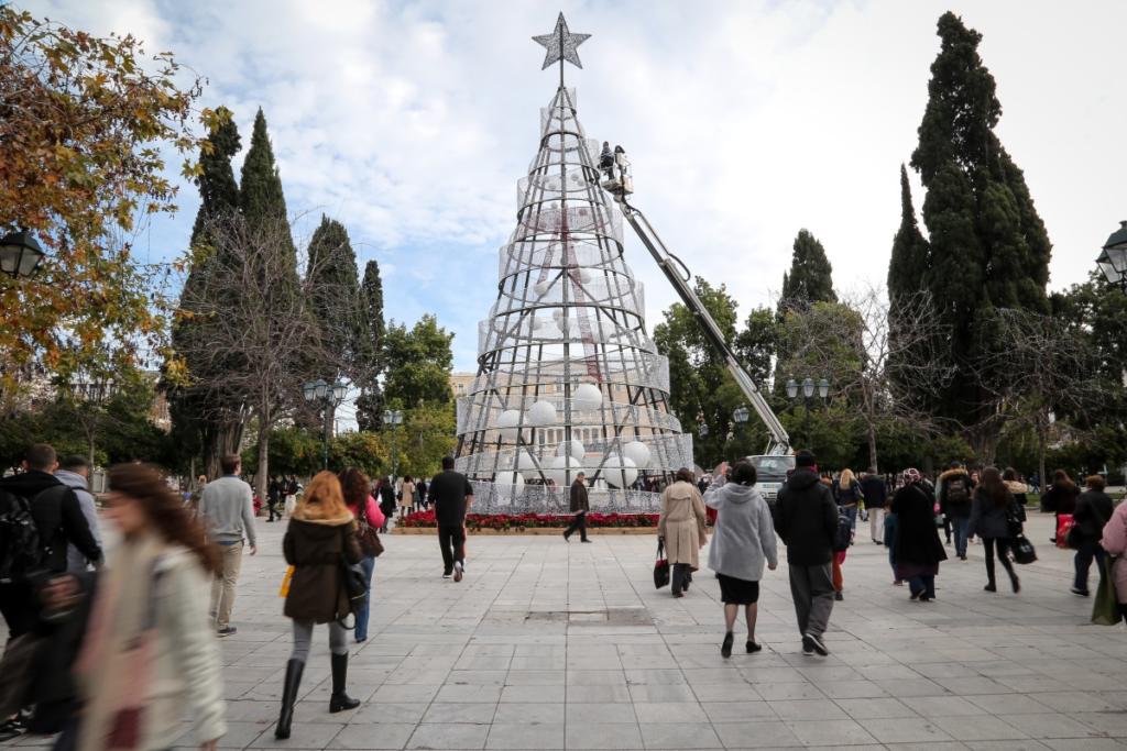 Εορταστικό ωράριο σήμερα Σάββατο 29/12: Τι ώρα κλείνουν τα μαγαζιά