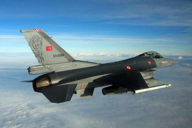 Τουρκικό F-16  πέταξε σε χαμηλό ύψος πάνω από τη Ρω!