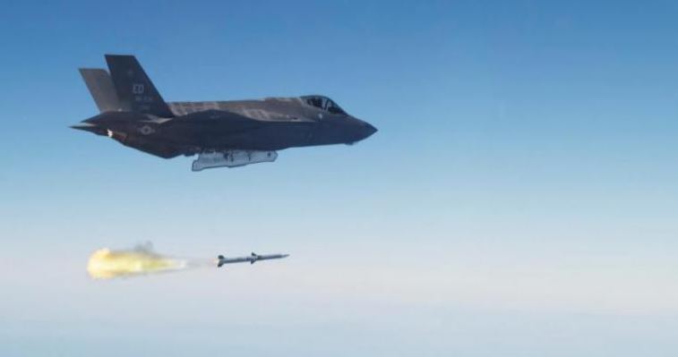 Σανίδα “σωτηρίας” για τα stealth μαχητικά F-35 από το ΠΝ των ΗΠΑ στο παρά πέντε! [pics, vid]