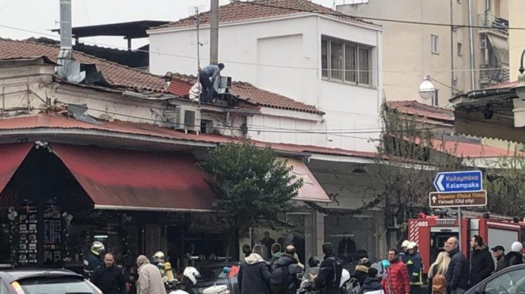 Τρίκαλα: “Λαμπάδιασε” ψησταριά στο κέντρο [pics]