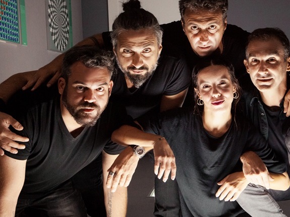 Homo Greco: O Πυγμαλίων Δαδακαριδης σκηνοθετεί για πρώτη φορά και πρέπει να δείτε την παράσταση! [pics,video]