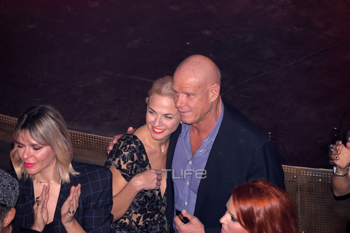 Τζώνη Καλημέρης – Χριστίνα Κοντοβά: Αγκαλιές και φιλιά σε βραδινή τους έξοδο! [pics]