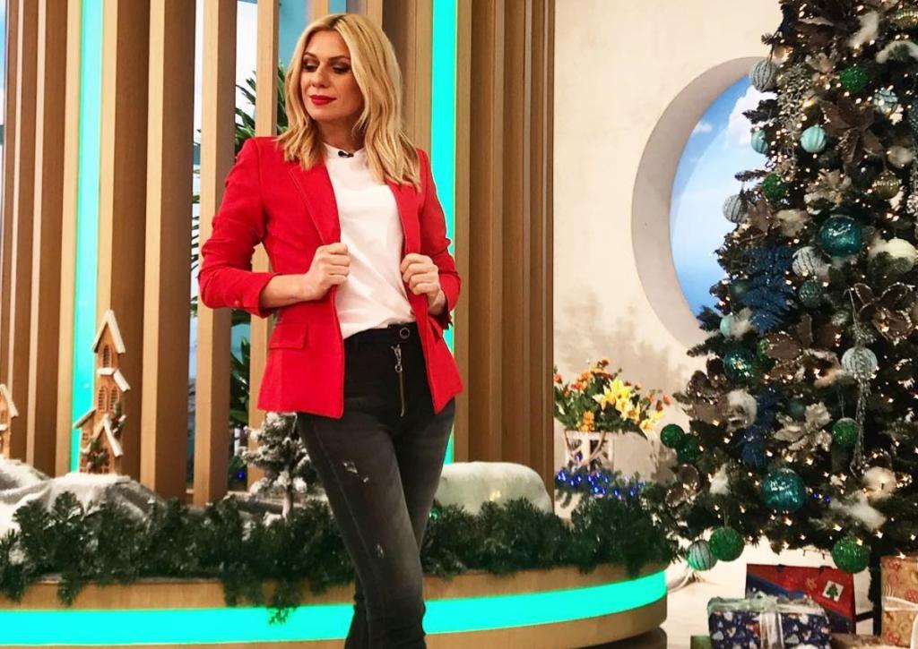 Κατερίνα Καραβάτου: Ετοίμασε γιορτινά γλυκά με την Αέλια και τον Αριώνα! [pics]