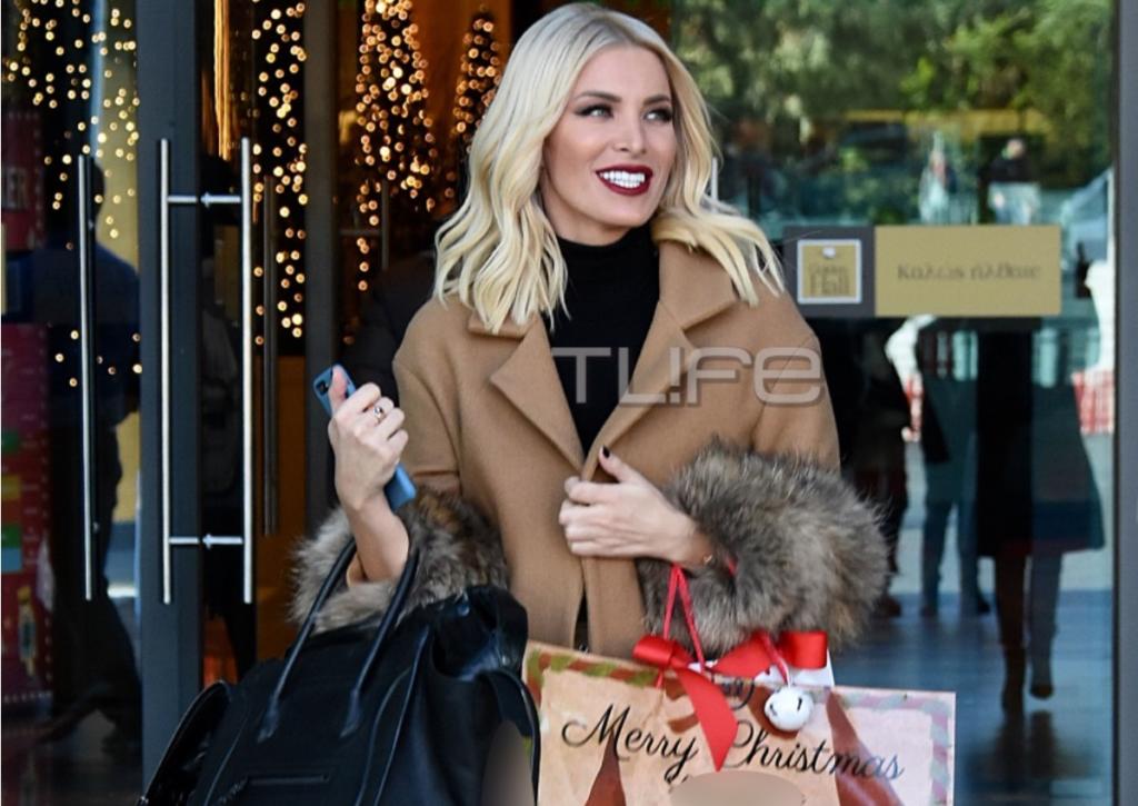 Κατερίνα Καινούριου: Με chic εμφάνιση για αγορές στα Βόρεια προάστια! [pics]