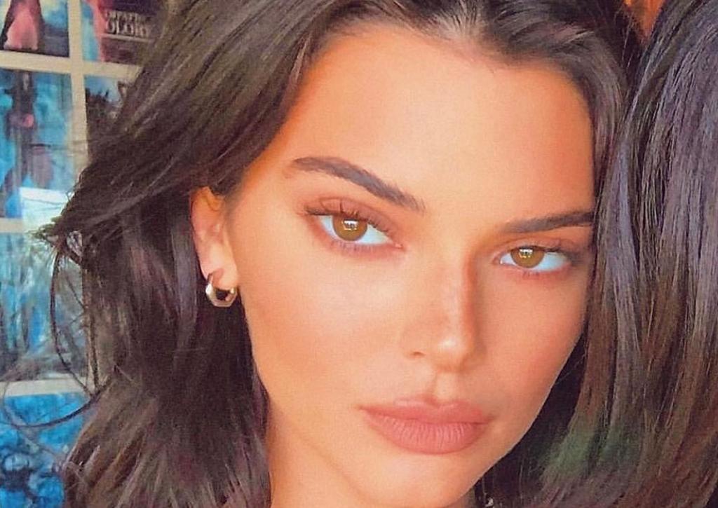 Kendall Jenner: Ευχαρίστησε τους 100 εκατομμύρια followers της με δύο σέξι φωτογραφίες!