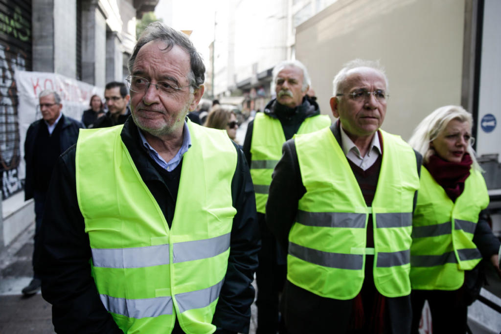 Στο Παρίσι με τα “κίτρινα γιλέκα” ο Λαφαζάνης!