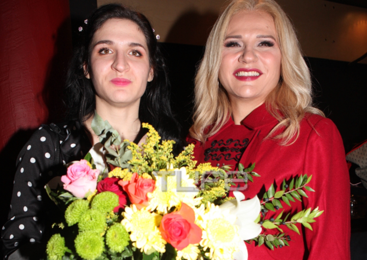 Μπέσυ Μάλφα – Γεράσιμος Σκιαδαρέσης: Θεατρικό ντεμπούτο για την κόρη τους Όλγα! [pics]