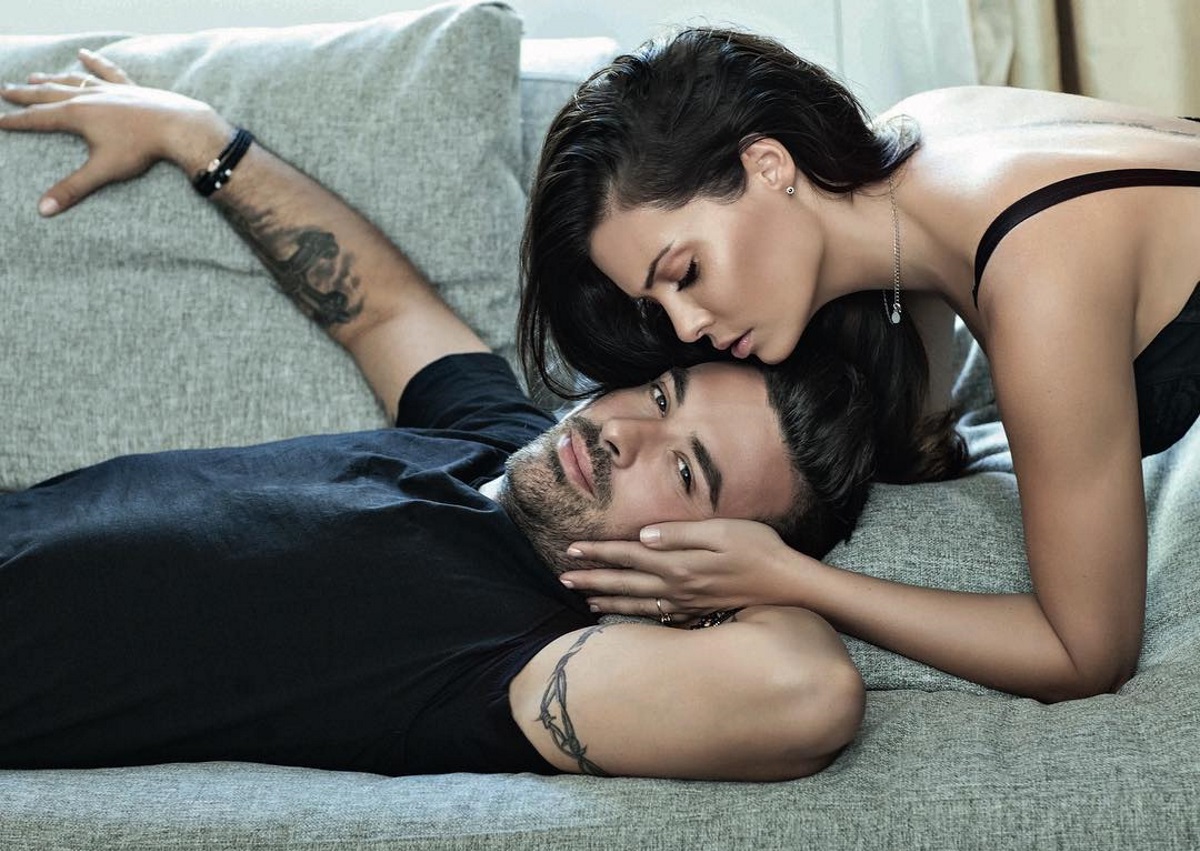 Γιάννης Αϊβάζης: Η «παιχνιδιάρικη» φωτογραφία που δημοσίευσε με την Μαρία Κορινθίου [pic]