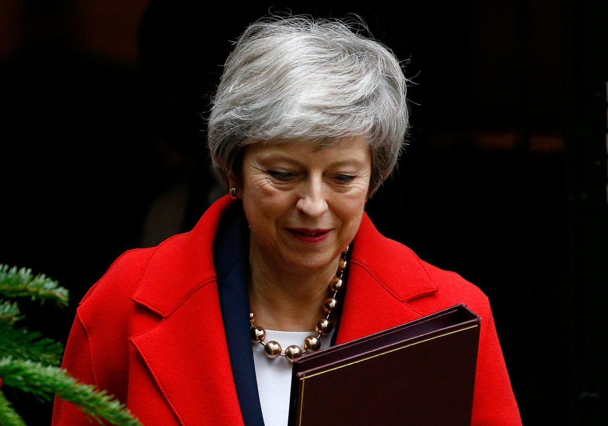 Brexit: Ανησυχία Μέι για συνωμοσίες βουλευτών