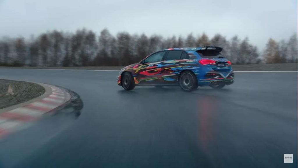 Η ολοκαίνουργια Mercedes-AMG A 45 4MATIC μας δείχνει τις δυνατότητές της [vid]