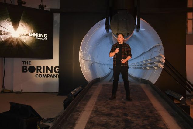 Έτοιμο το πρώτο τούνελ του Elon Musk που υπόσχεται να λύσει το κυκλοφοριακό του Λος Άντζελες [vid]